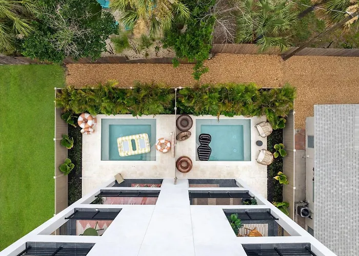 Two Luxury Beachfront Homes One Unforgettable Сasa de vacaciones *